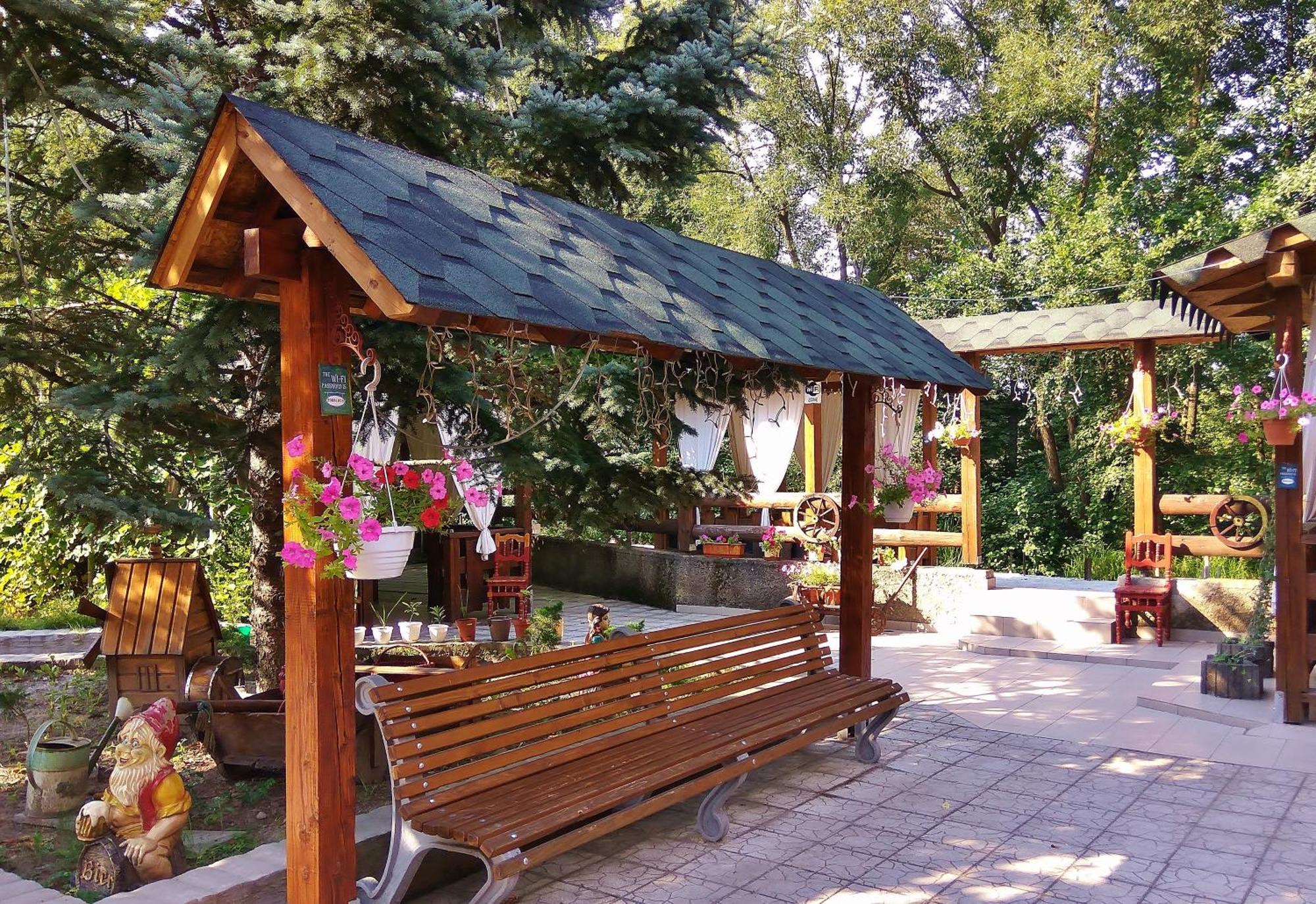 Zabava Guest House Ivano-Frankivsk Exterior foto