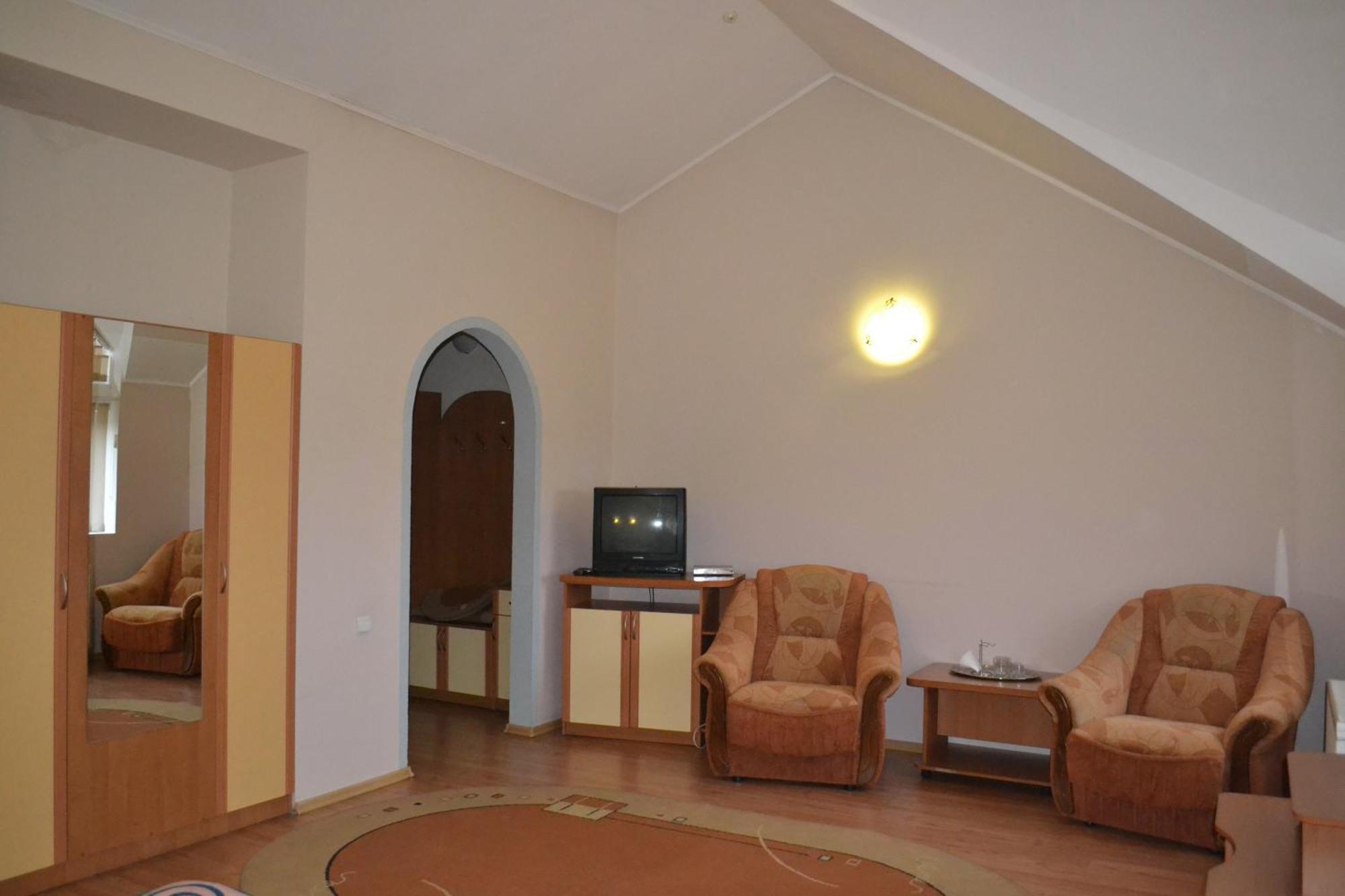 Zabava Guest House Ivano-Frankivsk Habitación foto